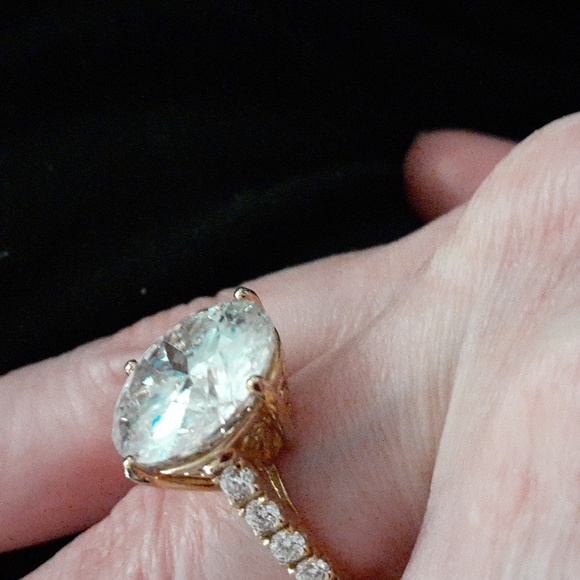 10.50 CARAT MOISSANITE RING - Picture 10 of 13